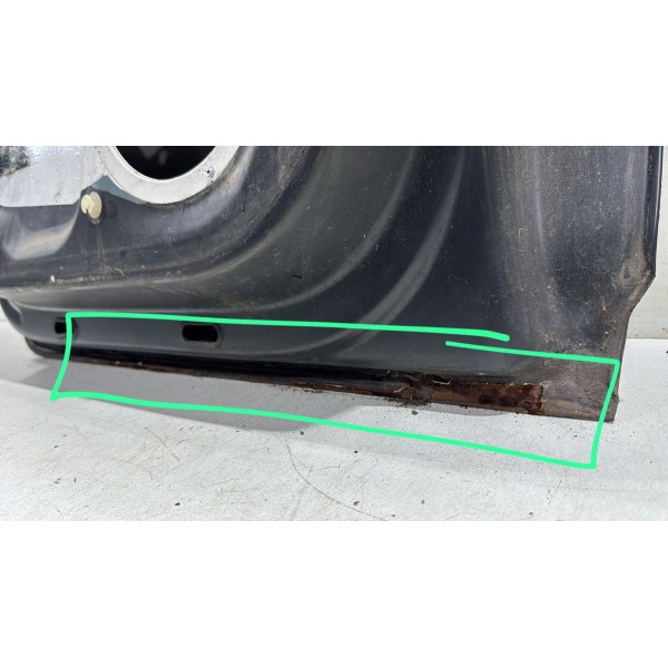 Porta Traseira Esquerda Volkswagen Amarok 2010 2020 Detalhe