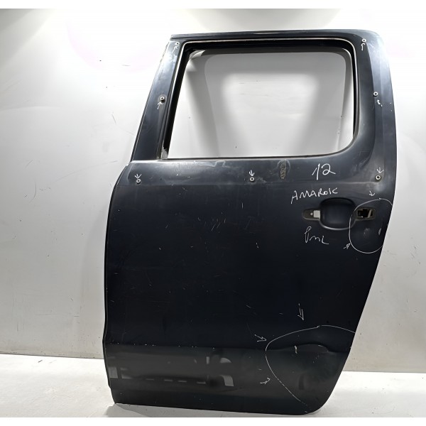 Porta Traseira Esquerda Volkswagen Amarok 2010 2020 Detalhe