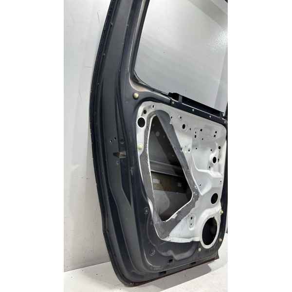 Porta Traseira Esquerda Volkswagen Amarok 2010 2020 Detalhe