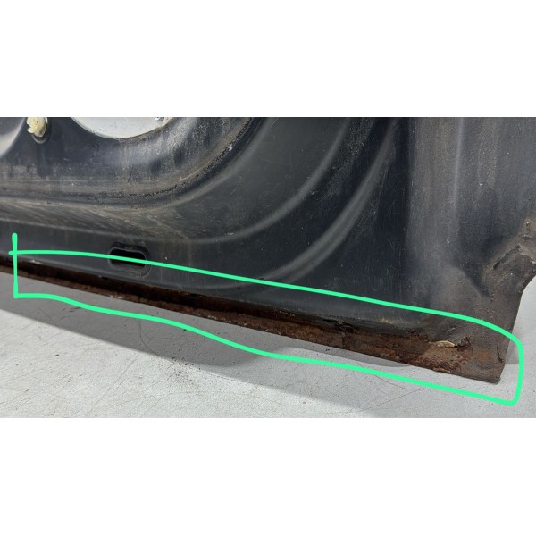 Porta Traseira Esquerda Volkswagen Amarok 2010 2020 Detalhe