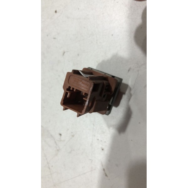 Botão Interruptor Trava Destrava Xsara Picasso 03 Á 04 Orig Botão Interruptor Trava Destrava Xsara Picasso 03 Á 04 Orig