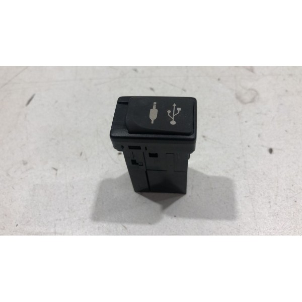 Entrada Usb Aux Painel Toyota Corolla 2015 16 17 18 2019