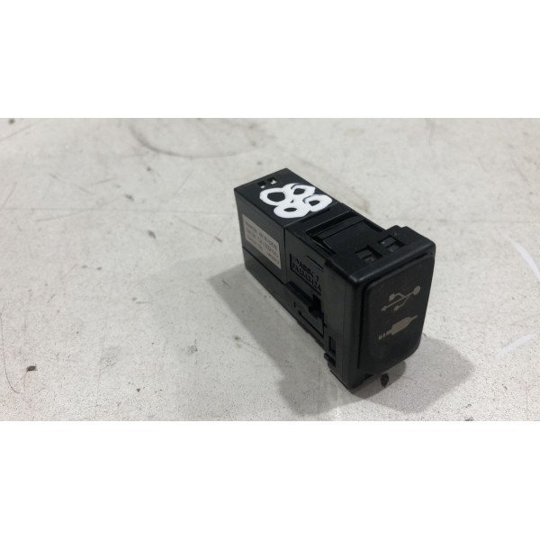 Entrada Usb Aux Painel Toyota Corolla 2015 16 17 18 2019