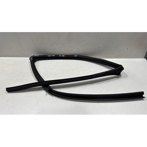 Canaleta Vidro Porta Dianteira Direita Nissan Frontier 08/15