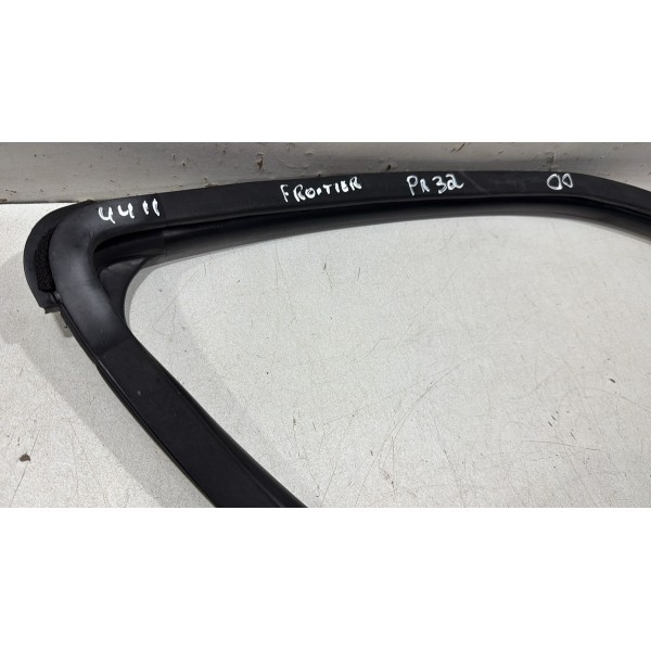 Canaleta Vidro Porta Dianteira Direita Nissan Frontier 08/15