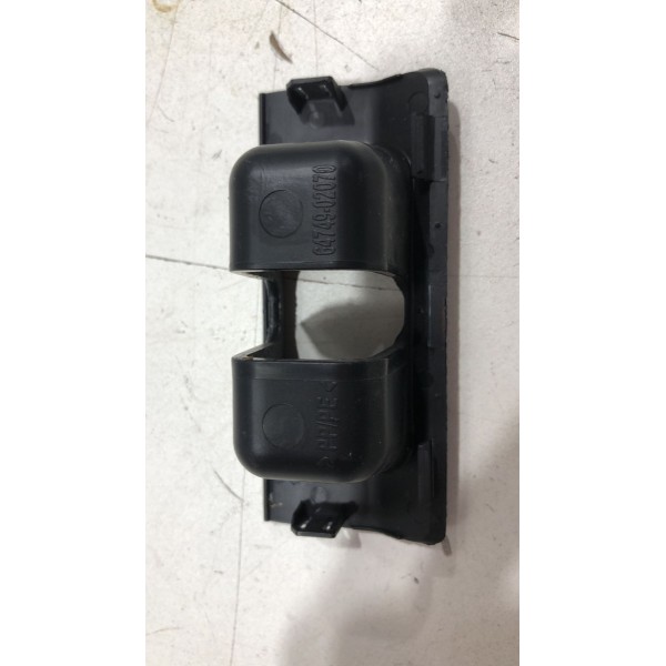 Moldura Fechadura Porta Malas Chevrolet Onix 2015 A 2019