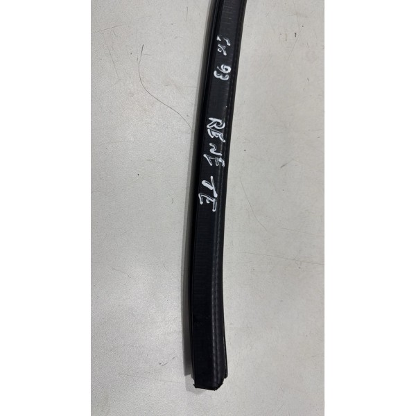 Borracha Acabamento Lateral Traseira Esquerda Jeep Renegade Borracha Acabamento Lateral Traseira Esquerda Jeep Renegade