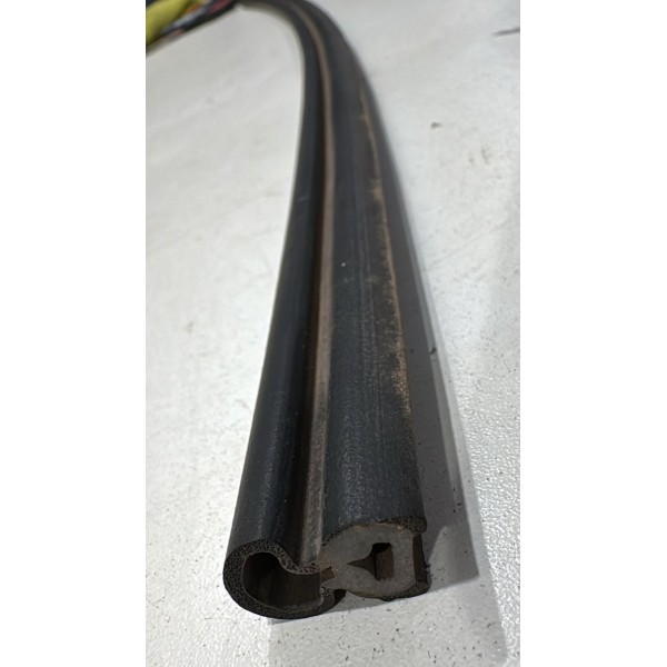 Borracha Inferior Porta Dianteira Bmw 320 2013/2016