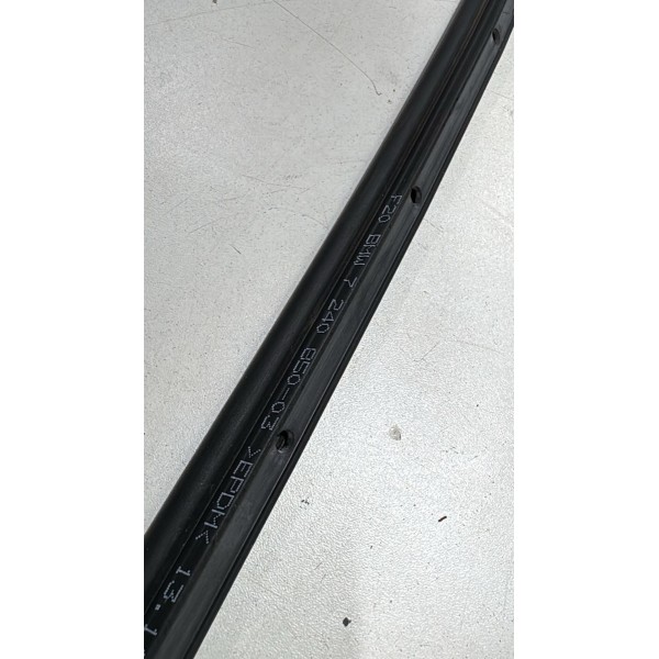 Borracha Inferior Porta Dianteira Bmw 320 2013/2016