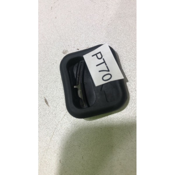 Acabamento Trava Infantil Porta Traseira Direita Hrv 16 / 21
