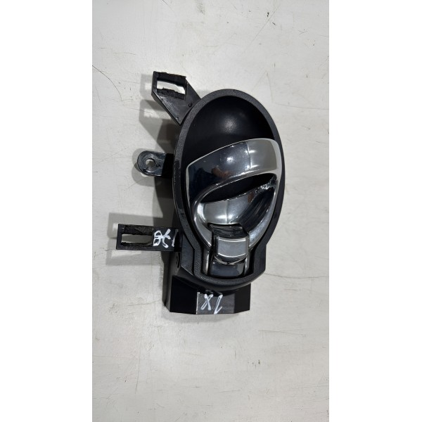 Maçaneta Interna Cromada Direita Nissan Versa 2012/20