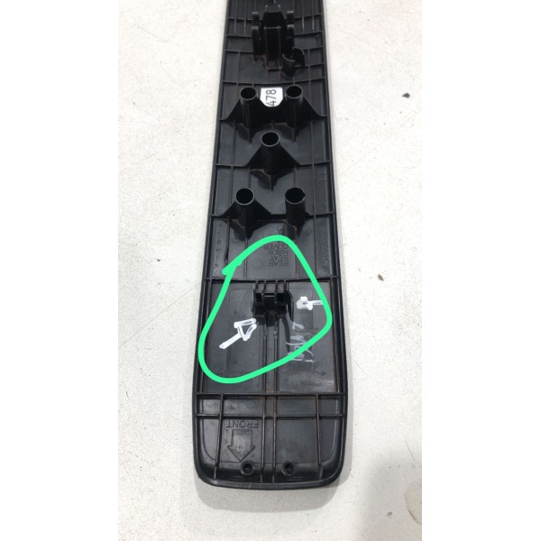 Soleira Interna Traseira Toyota Sw4 2016 A 2021 72615kk010