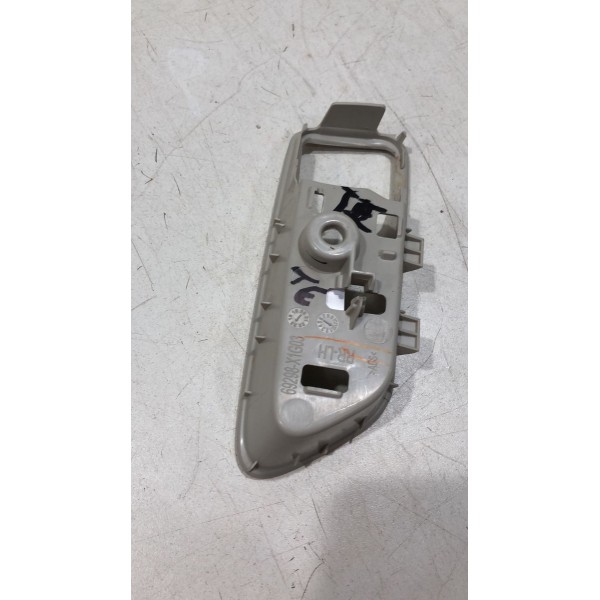 Moldura Maçaneta Interna Esquerda Toyota Corolla 2023 2024 Traseira Moldura Maçaneta Interna Esquerda Toyota Corolla 2023 2024 Traseira