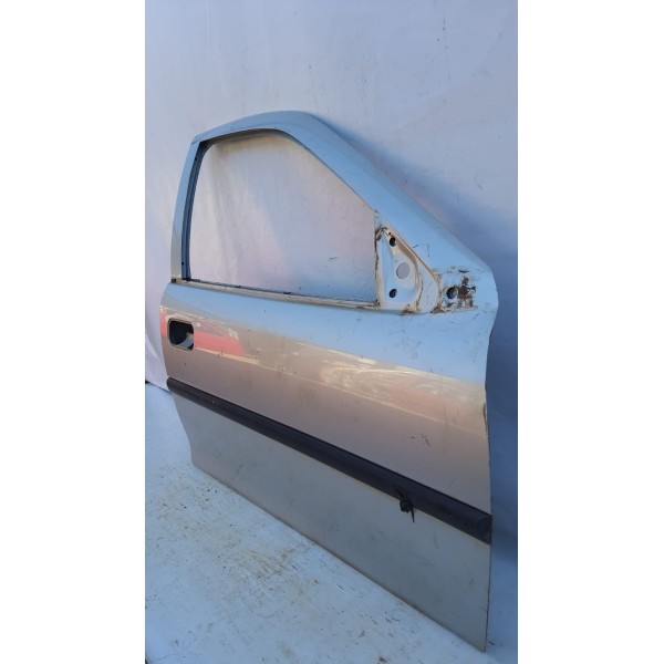 Porta Dianteira Vectra 1997 1998 1999 2001 2002 2005 Direita