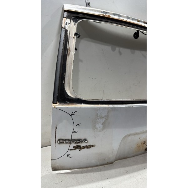 Tampa Traseira Porta Mala Gm Corsa Hatch 4 Portas 1999 2000
