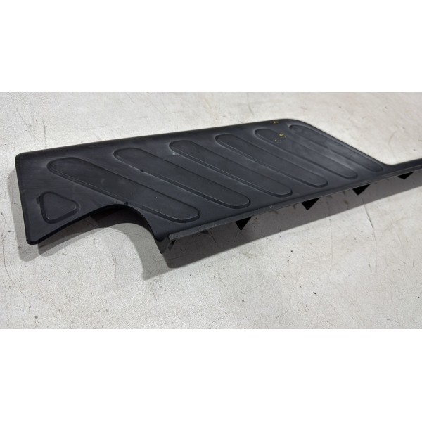 Spoiler Pisante Traseiro Nissan Frontier 2008 Á 2016 Detalhe