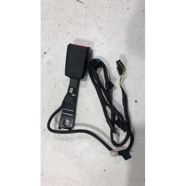 Engate Trava Do Cinto Dianteiro Direito Toyota Etios 2012/21 Engate Trava Do Cinto Dianteiro Direito Toyota Etios 2012/21