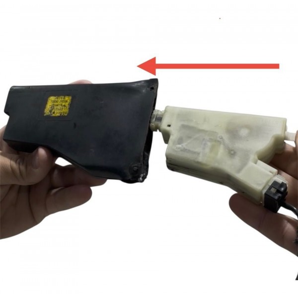 Motor Trava Elétrica Portinhola Tanque Nissan Frontier 08/16 Motor Trava Elétrica Portinhola Tanque Nissan Frontier 08/16