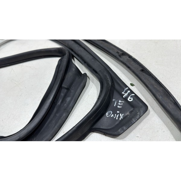 Borracha Porta Traseira Esquerda Onix 2013 Á 2018 Usado Orig Borracha Porta Traseira Esquerda Onix 2013 Á 2018 Usado Orig