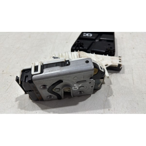 Fechadura Da Porta Dianteira Direita Toro Fiat 52139900