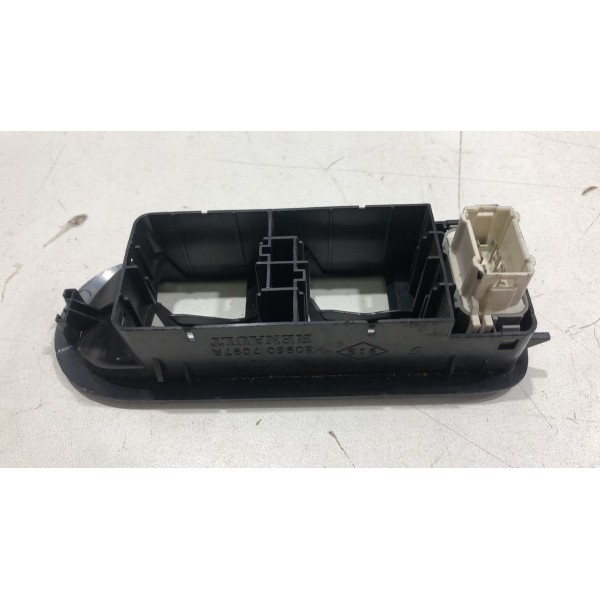 Moldura Botão Vidro Eletrico Diant Esquerdo Duster 2011 2014