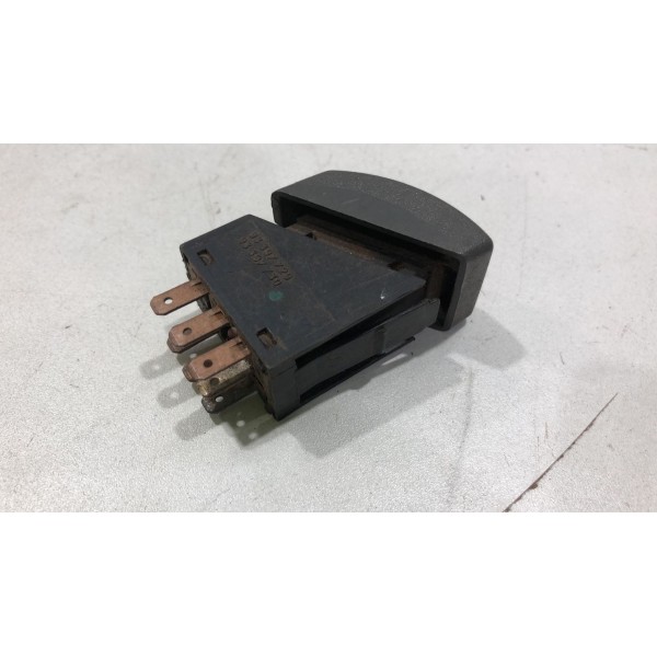 Botão Interruptor Pisca Alerta Gm Corsa 1998 2017