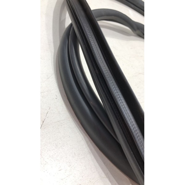 Borracha Vedação Traseiro Esquerdo Corolla Altis 2021 2024 Preto Borracha Vedação Traseiro Esquerdo Corolla Altis 2021 2024 Preto