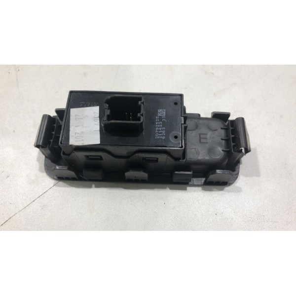 Botão Vidro Elétrico Traseiro Esquerdo Gm Onix  94773047