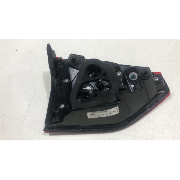 Lanterna Direita Tampa Chevrolet Tracker 2021 2022 2023 2024 Lanterna Direita Tampa Chevrolet Tracker 2021 2022 2023 2024