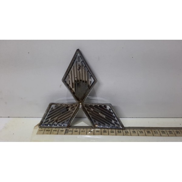 Emblema Tampa Traseira Mitsubishi L200 Triton Mn146116