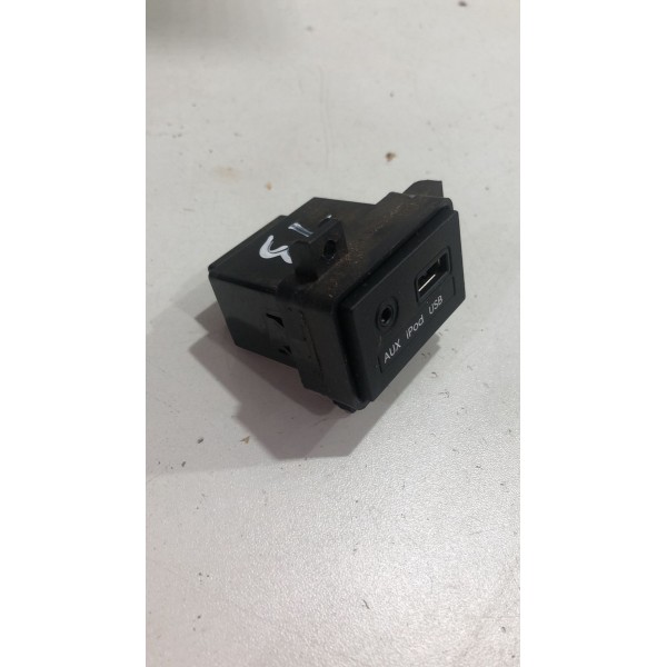 Entrada Usb Auxiliar Do Console Hb20 2013 / 2019 961201s500