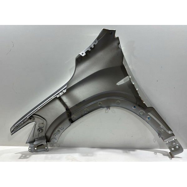 Páralama Direito Chevrolet Tracker C/furo 2020 2021 2024