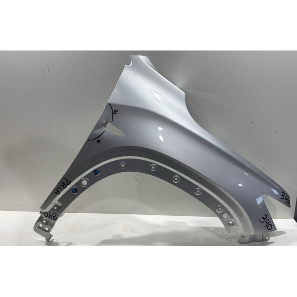 Páralama Direito Chevrolet Tracker C/furo 2020 2021 2024
