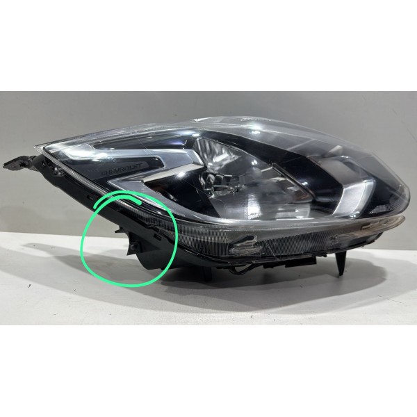 Farol Onix 2020 Á 2024 Direito Original Sem Led Com Detalhes
