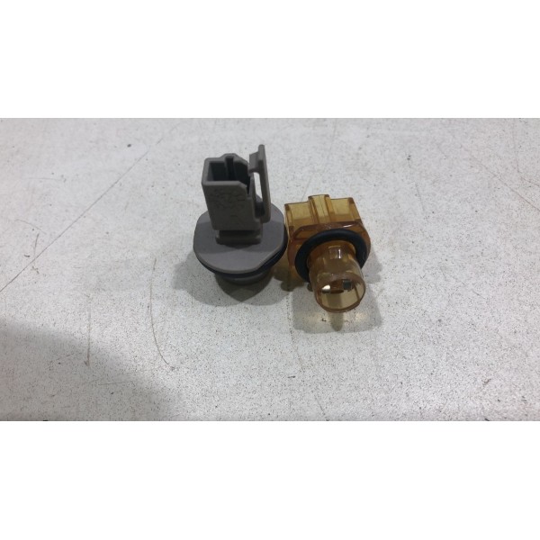 Par Soquete Lanterna Tampa Fox 2015 Á 2020 Direito Original Direito/passageiro Vermelho Par Soquete Lanterna Tampa Fox 2015 Á 2020 Direito Original Direito/passageiro Vermelho