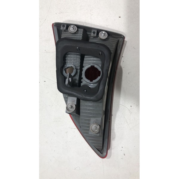 Lanterna Tampa Esquerdo Hb20 Hatch 2013 2014 2015 Original Esquerdo/motorista Vermelho Lanterna Tampa Esquerdo Hb20 Hatch 2013 2014 2015 Original Esquerdo/motorista Vermelho