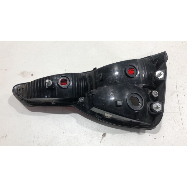 Lanterna Esquerda Tampa Fiat Argo 2017 Á 2020 49450748 Esquerdo/motorista Vermelho