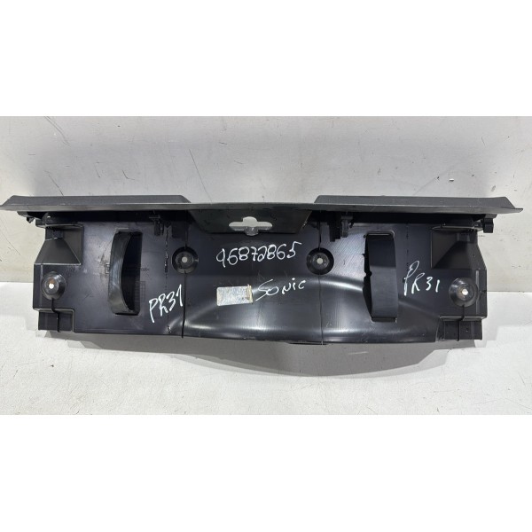Acabamento Moldura Porta Malas Sonic 2013   Hatch