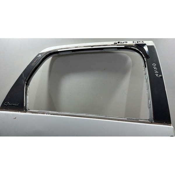 Porta Traseira Direita Fiat Grand Siena 2014 2015 2016 2017 Direita Prateado