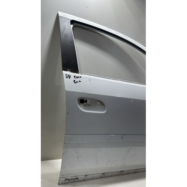 Porta Dianteira Direita Onix Activ 2013 2014 2015 16 17 2018 Direita Branco