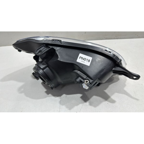 Farol Corsa Classic 2011 13 2014 15 16 17 (detalhe) Esquerdo Esquerdo/motorista Farol Corsa Classic 2011 13 2014 15 16 17 (detalhe) Esquerdo Esquerdo/motorista