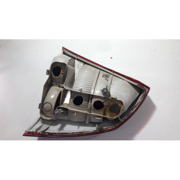 Lanterna Esquerda Original Gm Corsa Sedan 08 Á 12 C/ Detalhe Esquerdo/motorista Vermelho