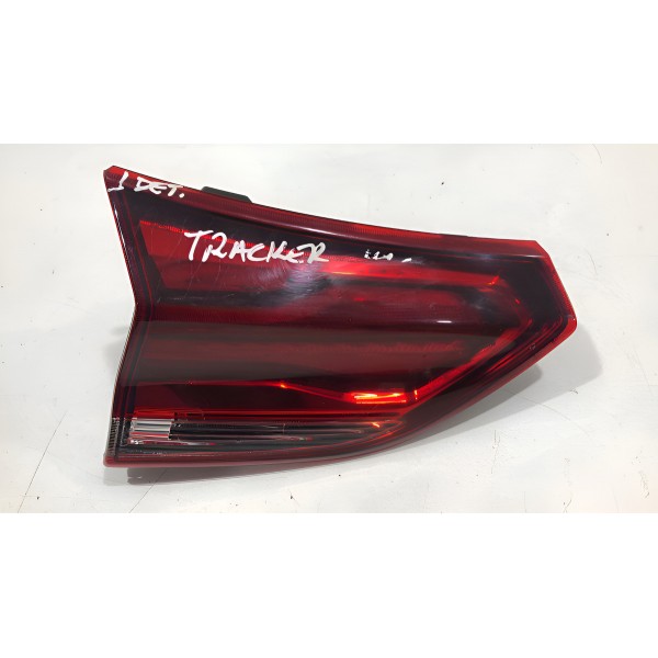 Lanterna Traseira Esquerda Tampa Tracker 2020 2024 26313437 Esquerdo/motorista Vermelho