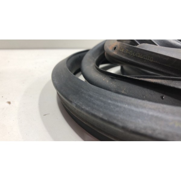 Borracha Da Porta Dianteira Esquerda Hyundai I30 2012 Á 2014 Borracha Da Porta Dianteira Esquerda Hyundai I30 2012 Á 2014