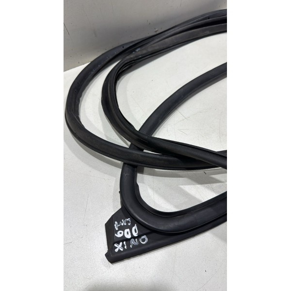 Borracha Da Porta Dianteira Direita  Gm Onix 2014 2018