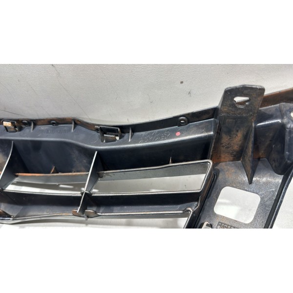Grade Radiador Parachoque Toyota Hilux 2012 Á 2015 Usado