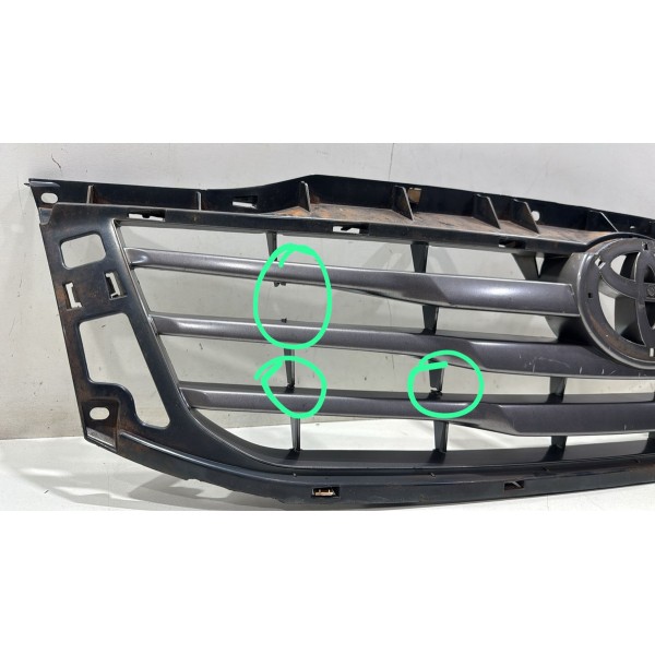 Grade Radiador Parachoque Toyota Hilux 2012 Á 2015 Usado