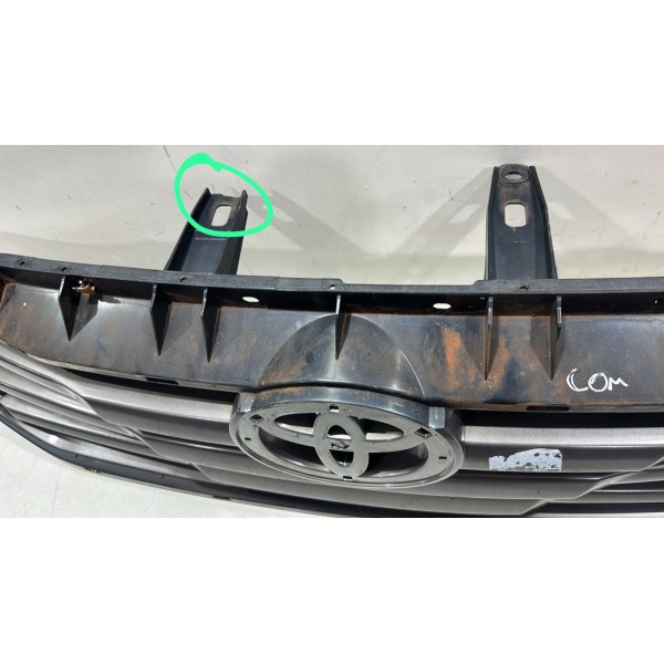 Grade Radiador Parachoque Toyota Hilux 2012 Á 2015 Usado