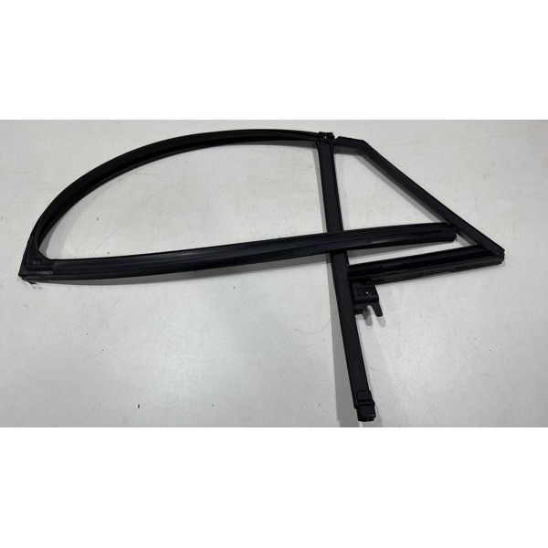 Borracha Canaleta Traseira Direita Hb20 Sedan 2013 Á 2019 Borracha Canaleta Traseira Direita Hb20 Sedan 2013 Á 2019