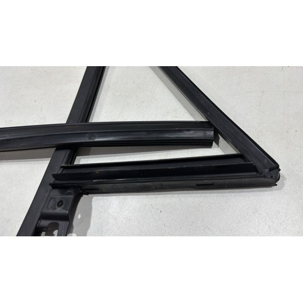 Borracha Canaleta Traseira Direita Hb20 Sedan 2013 Á 2019 Borracha Canaleta Traseira Direita Hb20 Sedan 2013 Á 2019